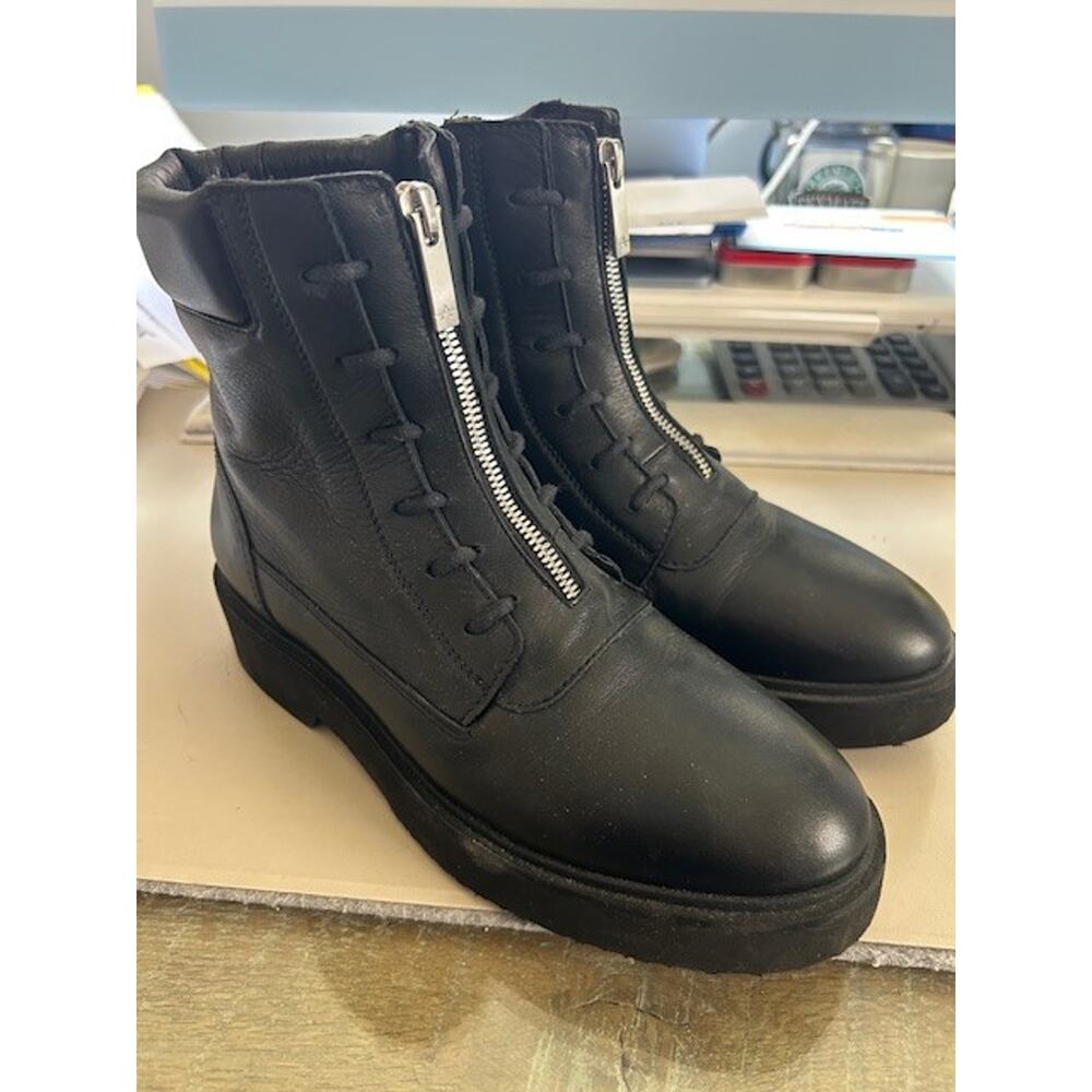 aquatalia womens boots zippered size 8 M